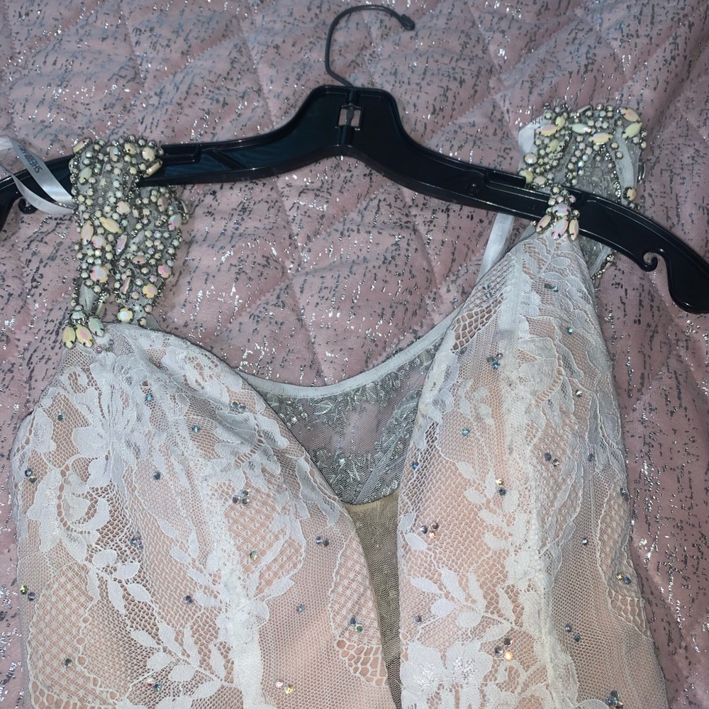 Dress - Picture 2 of 9